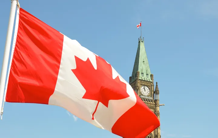 سیاست مهاجرتی کانادا دفع نخبه‌های علمی و جذب عوامل جمهوری اسلامی است